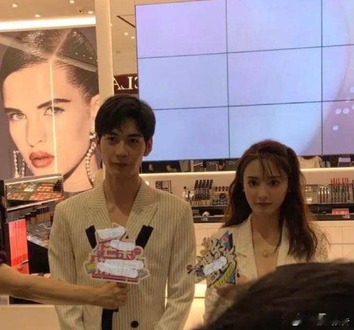 看陈星旭和彭小苒就知道了，有的演员真的只适合在电视剧里发光啊 ​​​