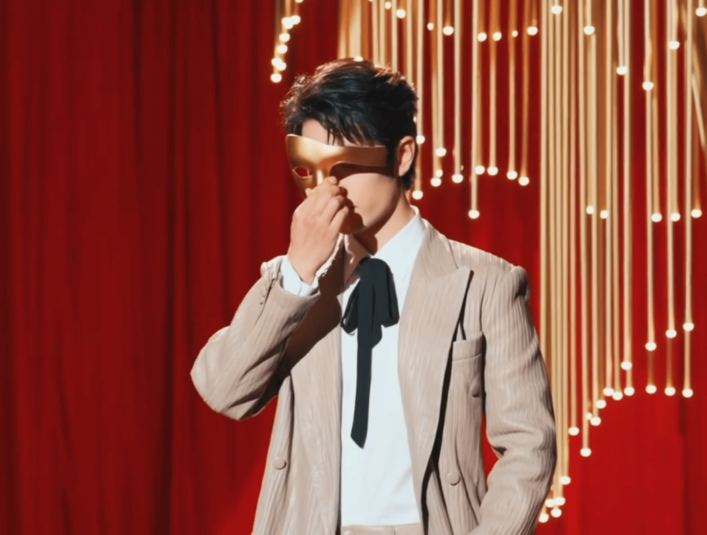 肖战品质盛典摘面具 肖战电视剧品质盛典摘面具 肖战电视剧品质盛典摘面具 