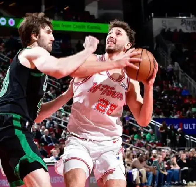 领先27分差点翻车！
 
火箭打东部垫底队，第四节被替补追到只剩7分。对面板凳轰