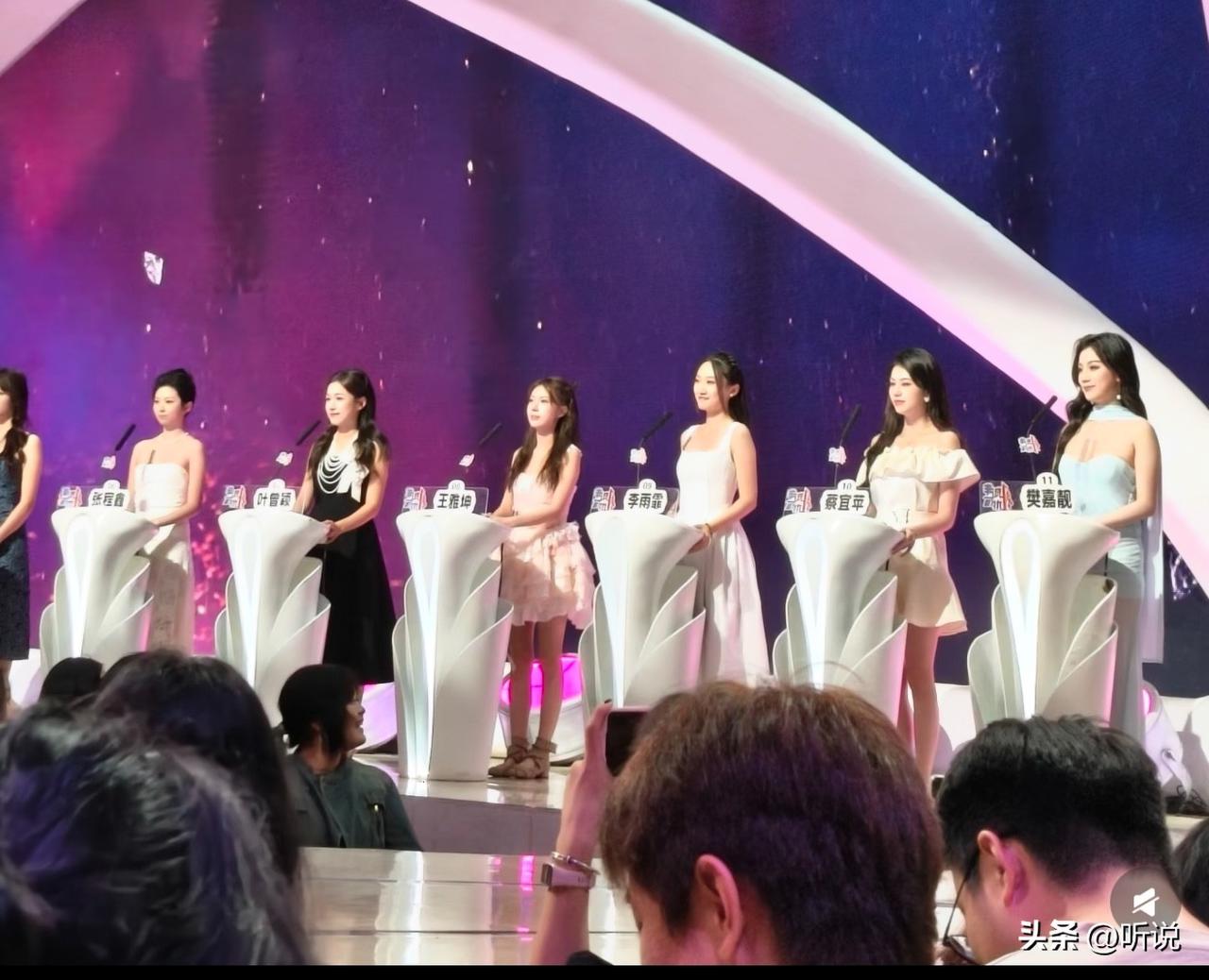 图2才是现实中的相亲！