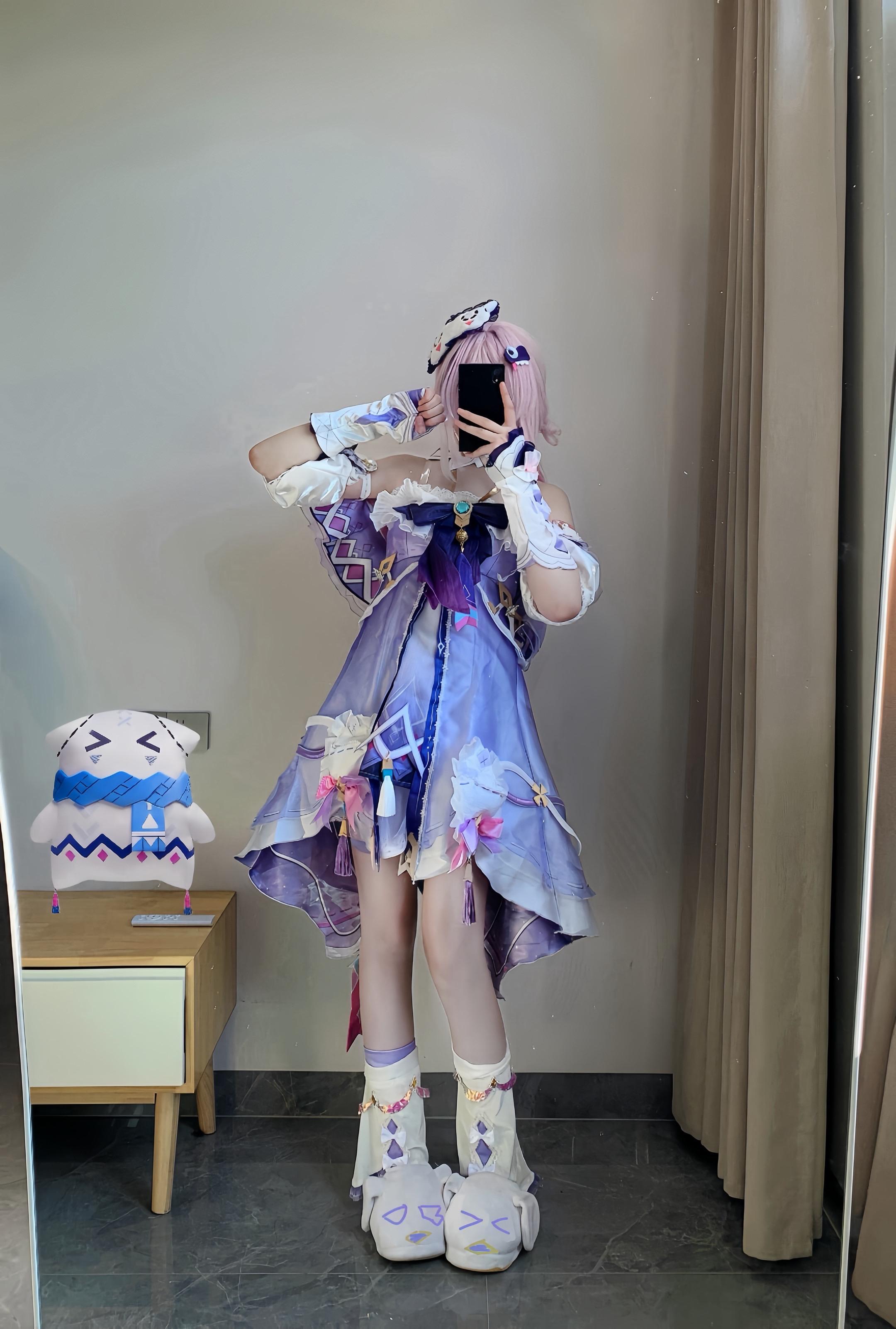 奶奶的新衣服。