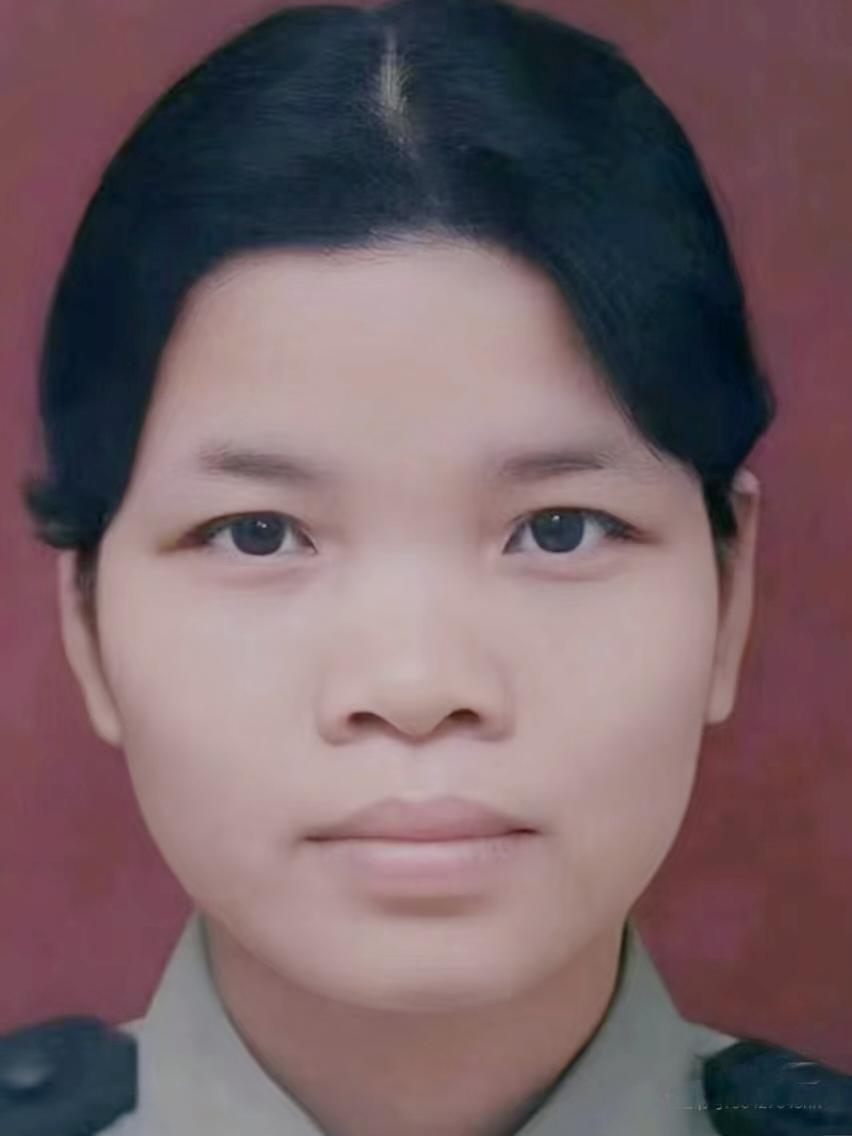 禁毒英雄严婷:22岁的热血和不朽
严婷，一个年仅22岁的女孩，一个投身于禁毒事业