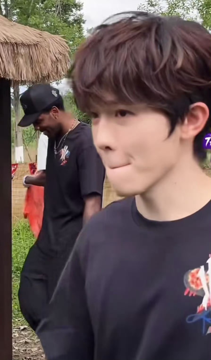 李昊  🍑 李昊成功追星欧文我追星也像李昊嘴角一样难压 