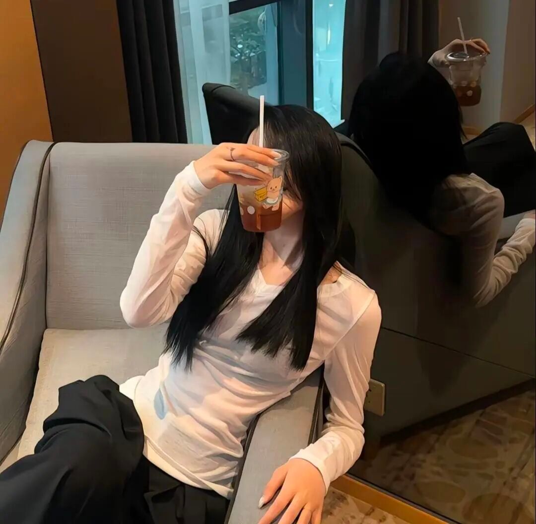不用把委屈熬成鸡汤咽下去，你的底线必须让人听见；善良如果没有牙齿，就等于允许别人