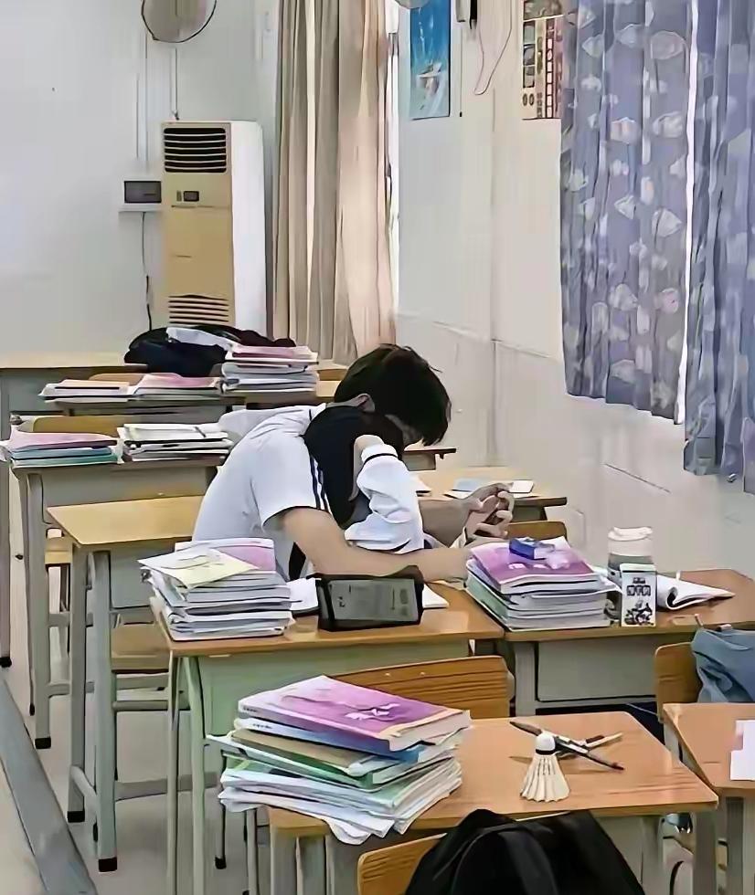 不细仔看根本发现不了[捂脸]

学校