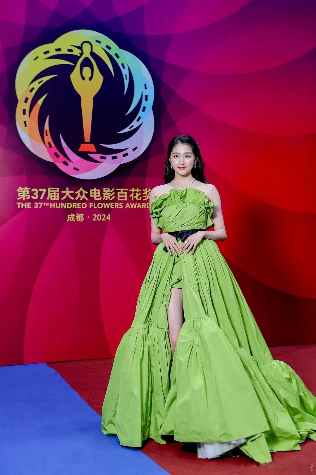 为什么关晓彤看上去一点也不年轻 ​​​