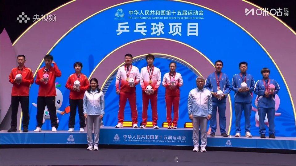 刘诗雯→混双的神！林高远/刘诗雯大比分0-2落后情况下连扳4局，最终大比分4-2