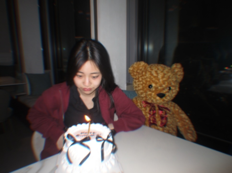 许老三14岁生日🎂妈妈小S祝她「恭祝皇后 福泰安康」 