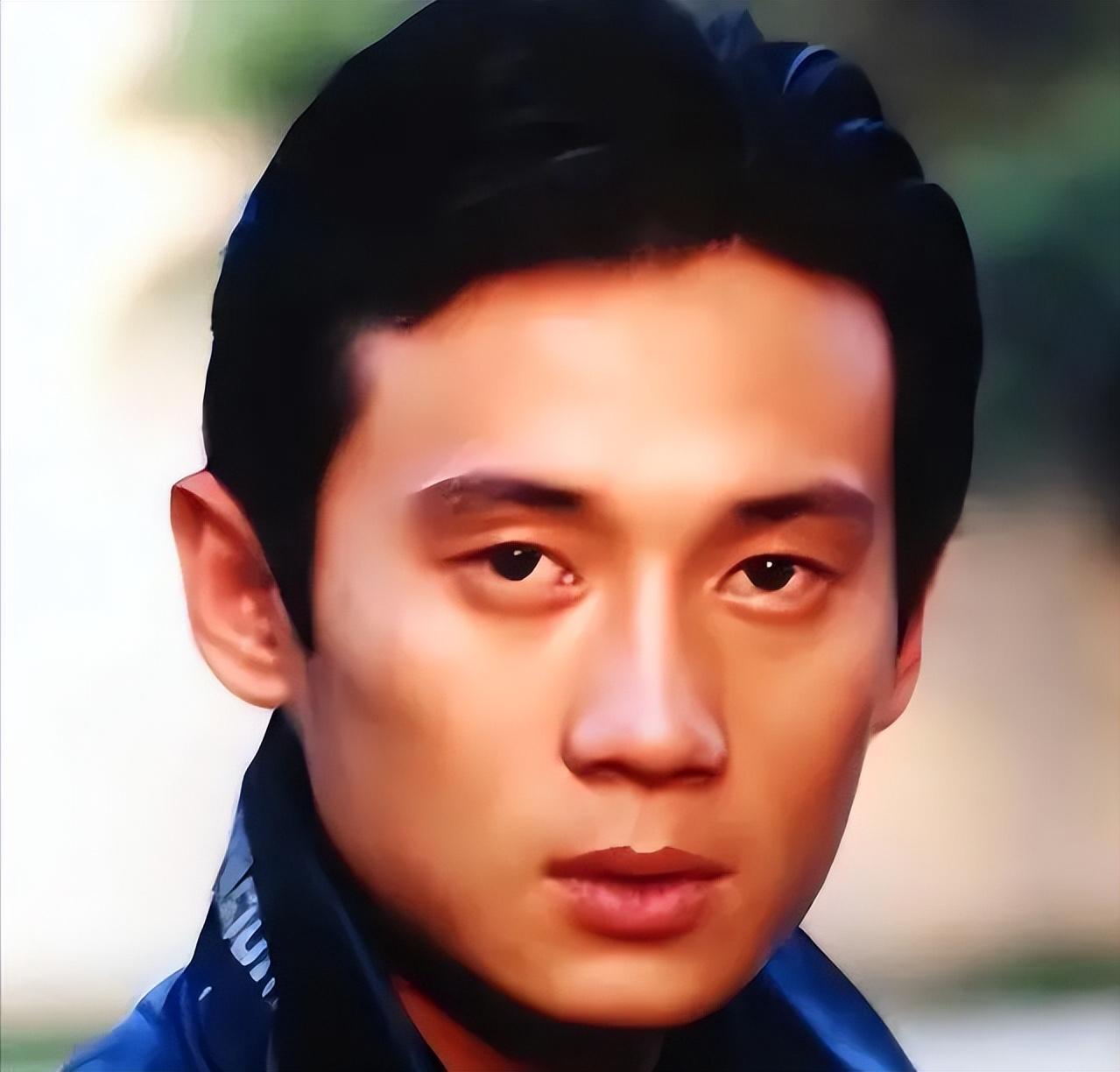“戏里”是父女，“戏外”是夫妻，他们关系公开时，孩子都8岁了
在娱乐圈的璀璨星河