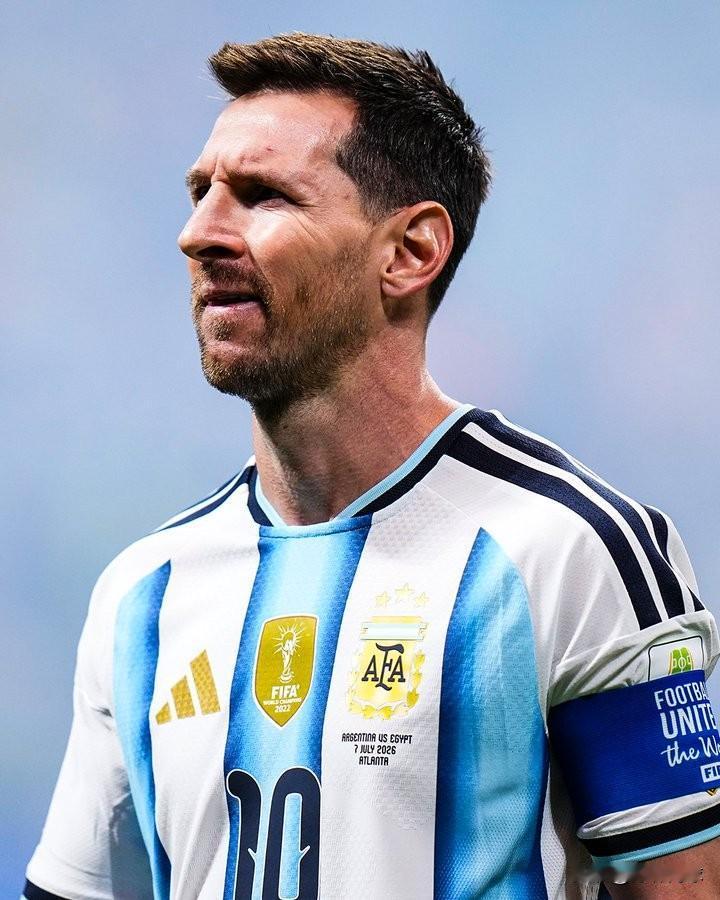 世界杯1/8决赛
🇦🇷vs🇪🇬
埃及在15分钟率先进球，
阿根廷在第20