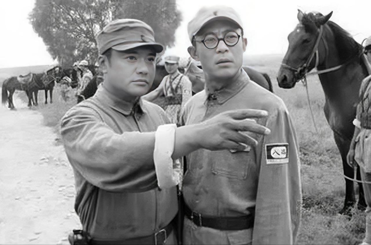 许世友酒后与王新亭打架，陈赓听闻后大怒，刘伯承直接将其调走
 
许世友酒后与王新