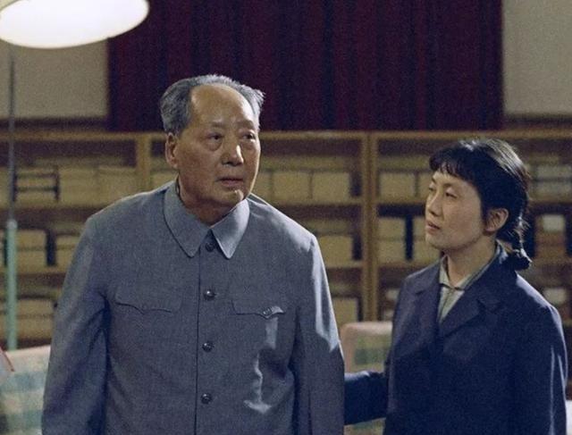 毛主席说过：“中国不缺我毛泽东一个人吃的花的。可是，我要是生活上不检点，随随便便
