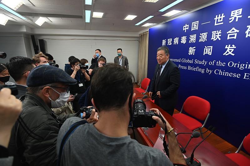 两件事细思极恐：美教授直指新冠疑点指向北卡大学，AI已经可以从零设计全新病毒！近
