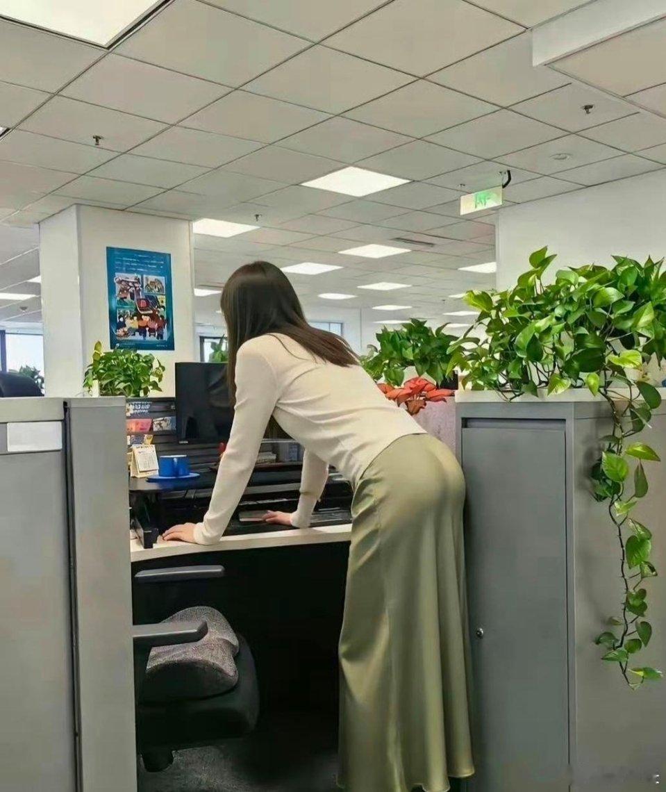 同事深得老板青睐，定是因为才华过人 ​​​