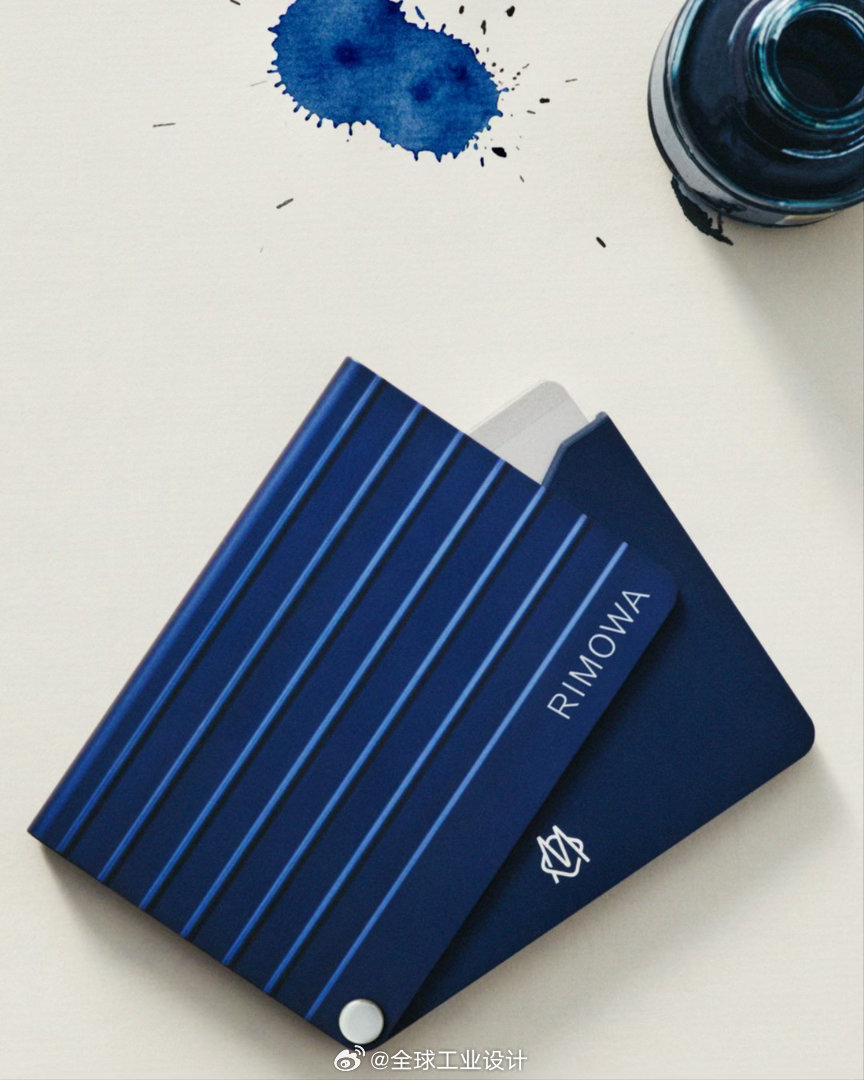 rimowa箱包|设计：rimowa阳极氧化铝上色，就跟纸张吸墨一样自然。颜料会