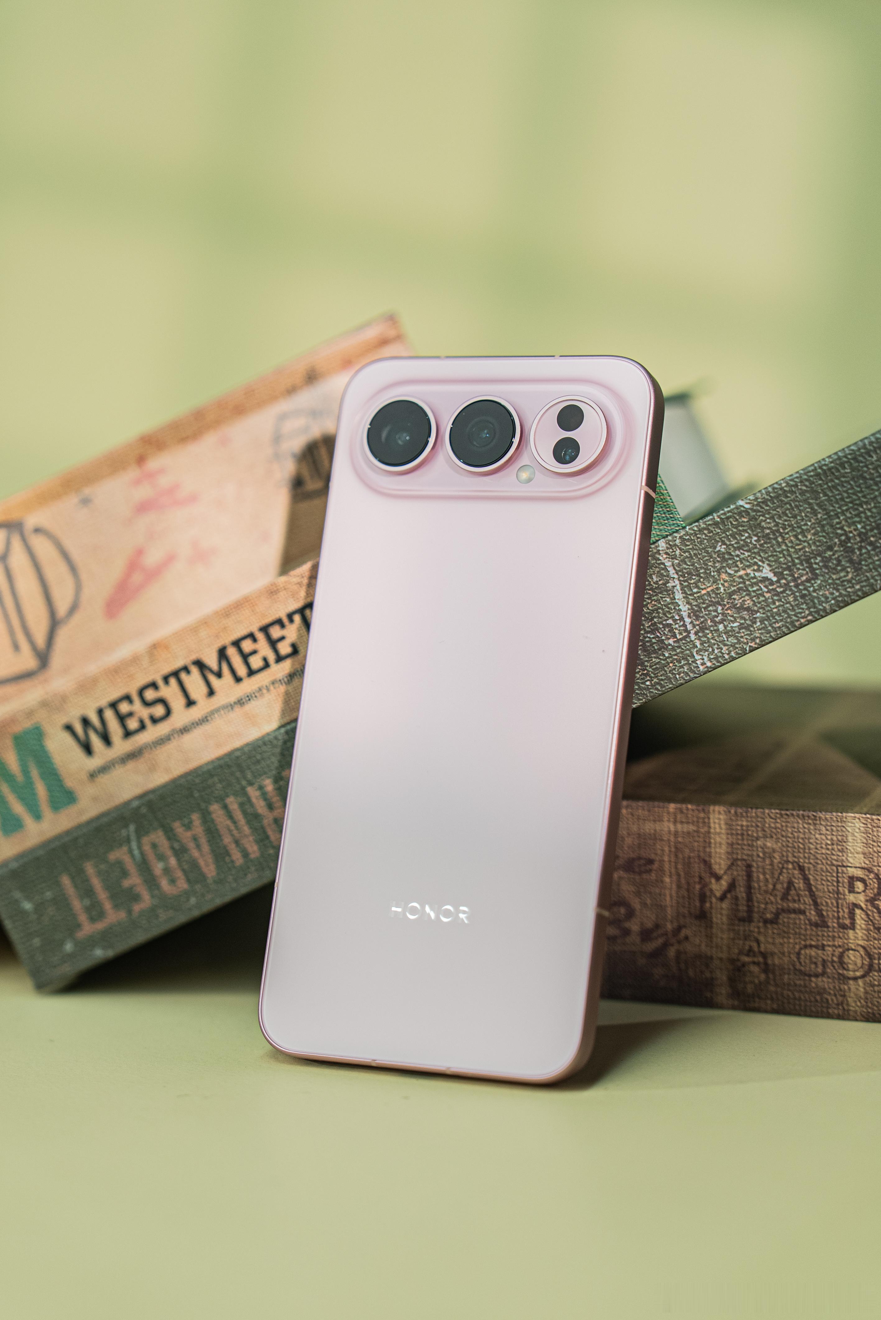 荣耀500 看着好清爽！来组实拍图，好看吗？11 月 24 日发布，还是肖战代言