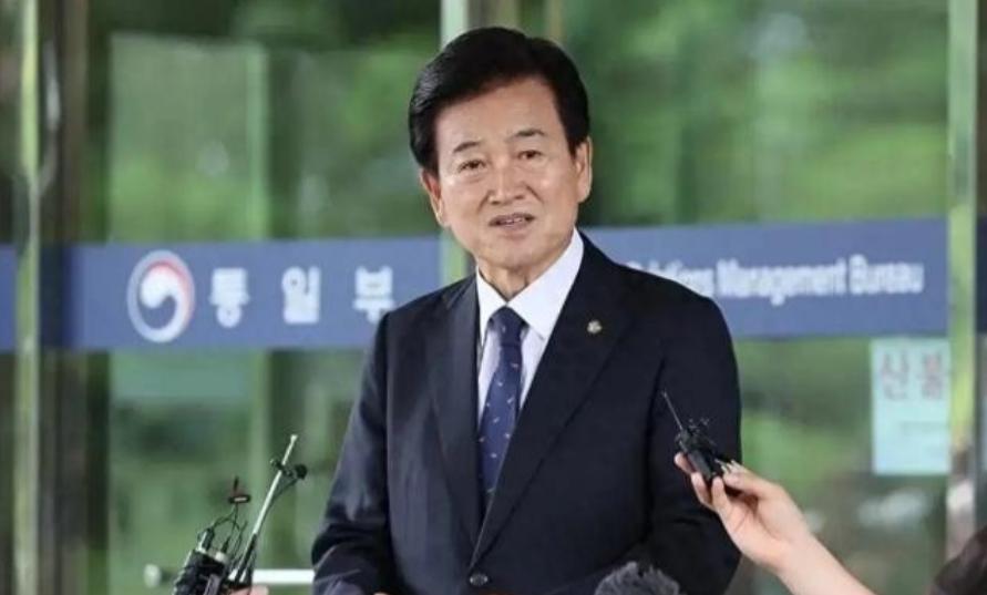 韩国提议建设首尔至北京的高铁，不过有一个前提条件，中方必须先答应 。

可以说，