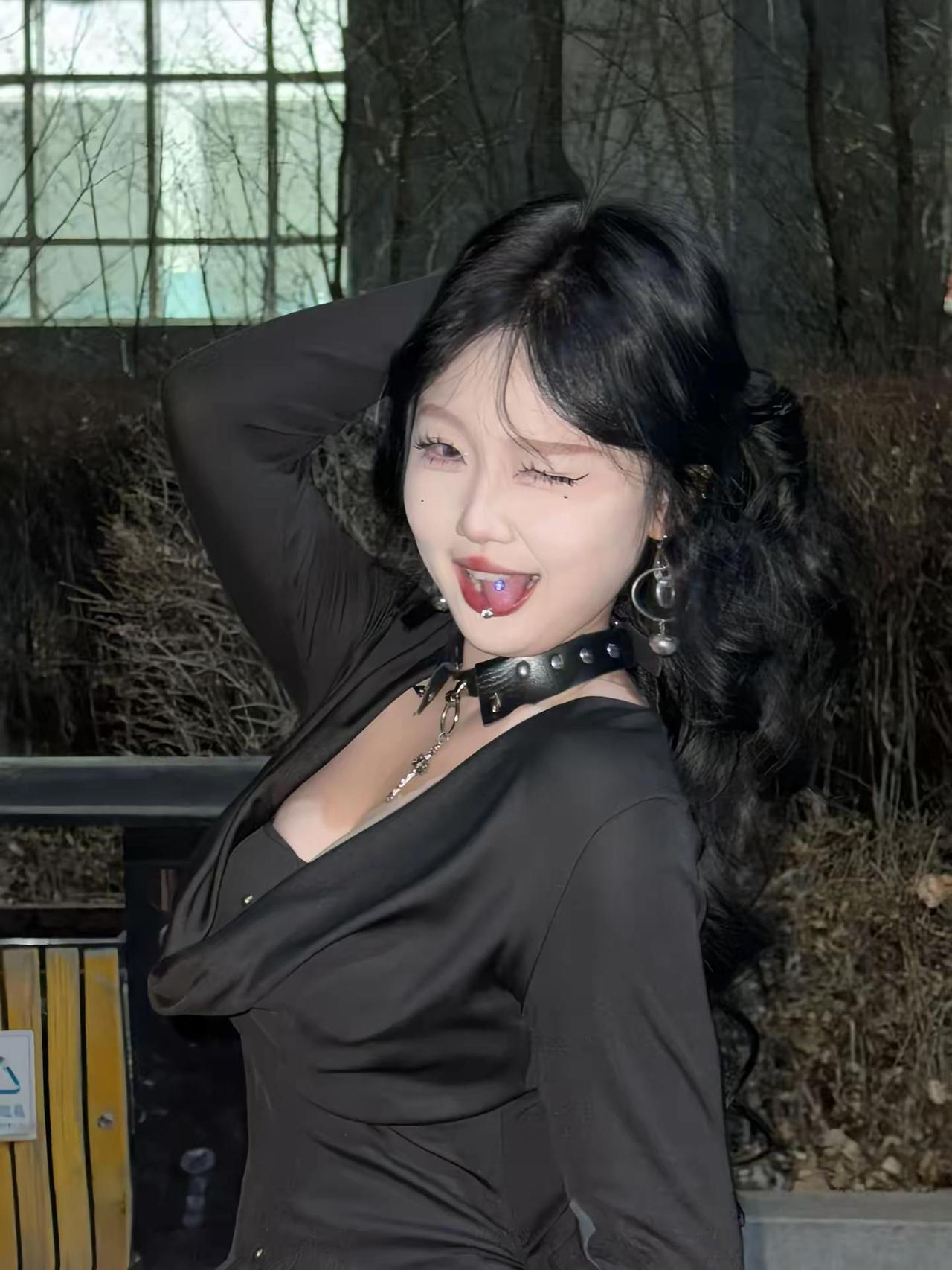 性格很有问题，但长得确实没问题