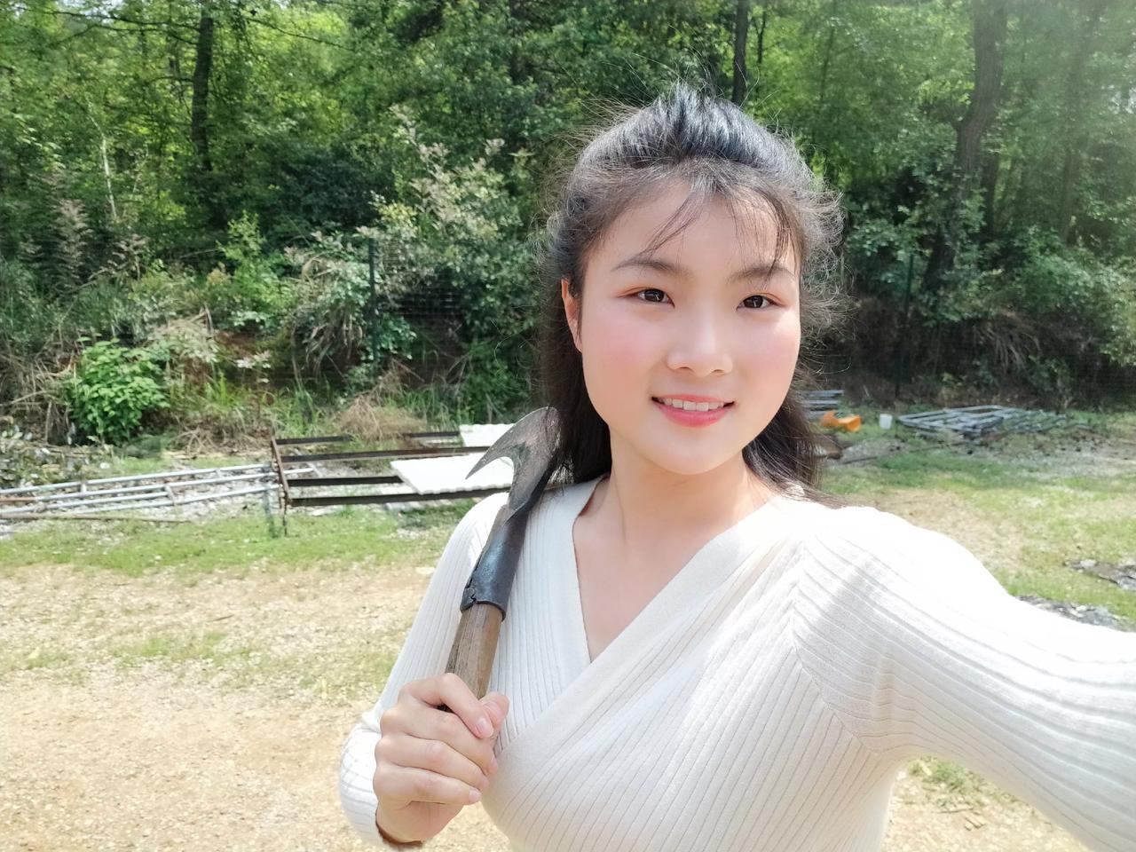 农村一定很脏很乱吗？
最近总是有人说我穿这衣服去干活，我在想，难道为了干活，我还