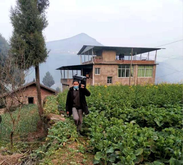 家里那死老头子又跟我犟嘴了，真气人！你们家老头子也这样吗？评论区评评理，出出主意