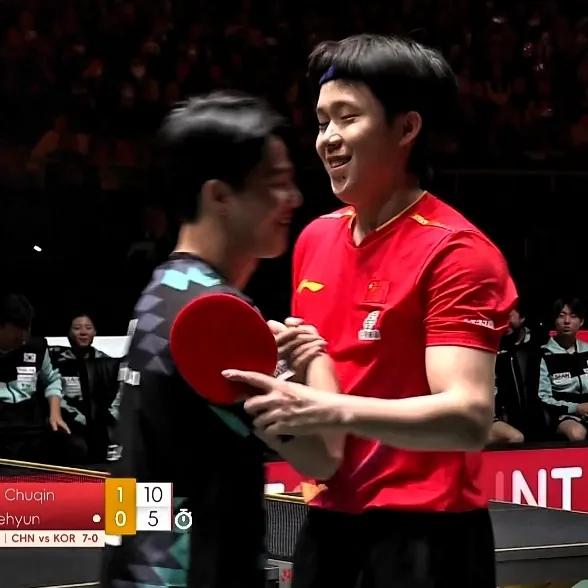 王楚钦一句“停！”，

   直接把和安宰贤的互动冲上了热榜，

   这俩人的