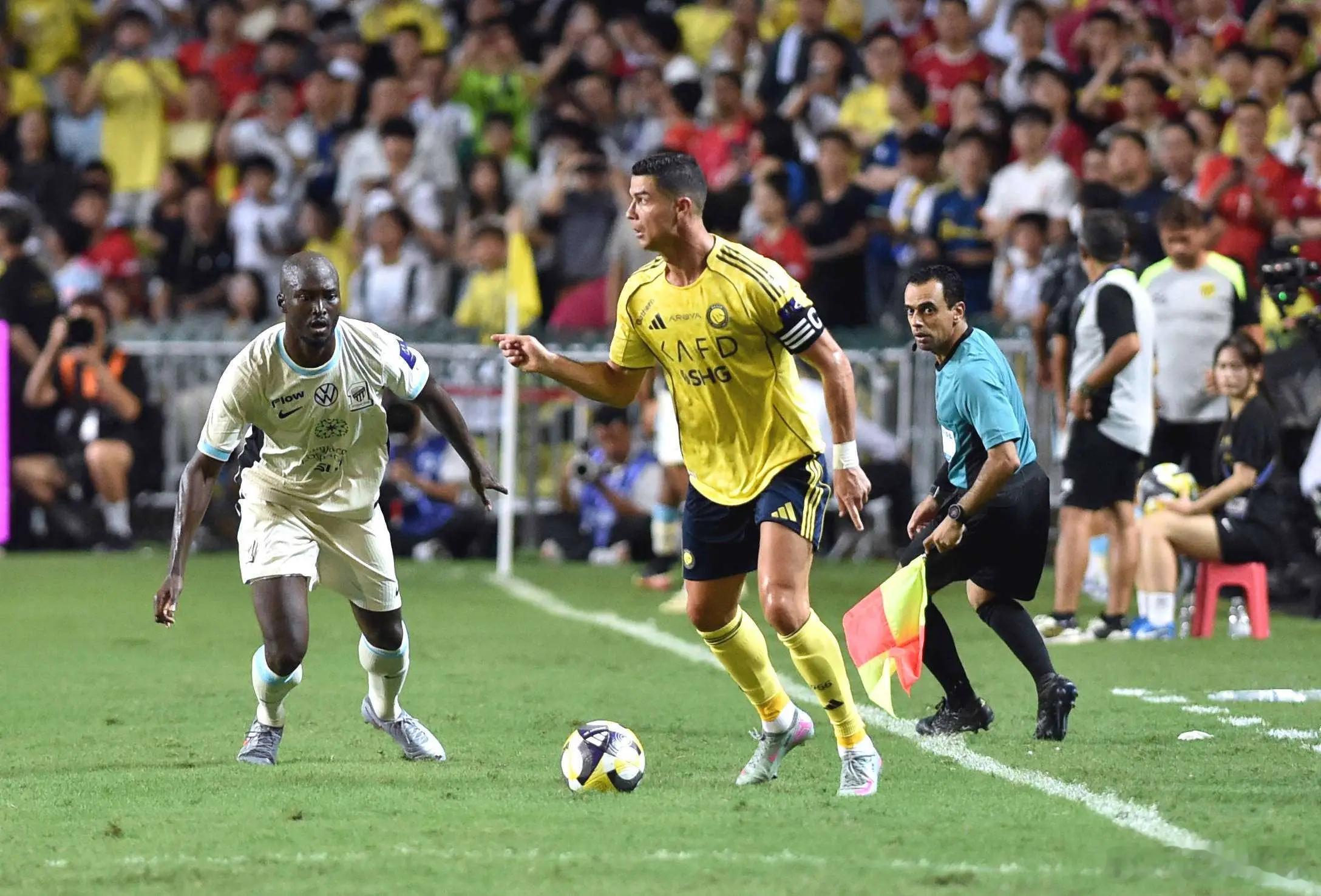 重磅！C罗拒赛抗议PIF不公 利雅得胜利冬窗引援闹剧太离谱重磅突发！C罗缺席利雅