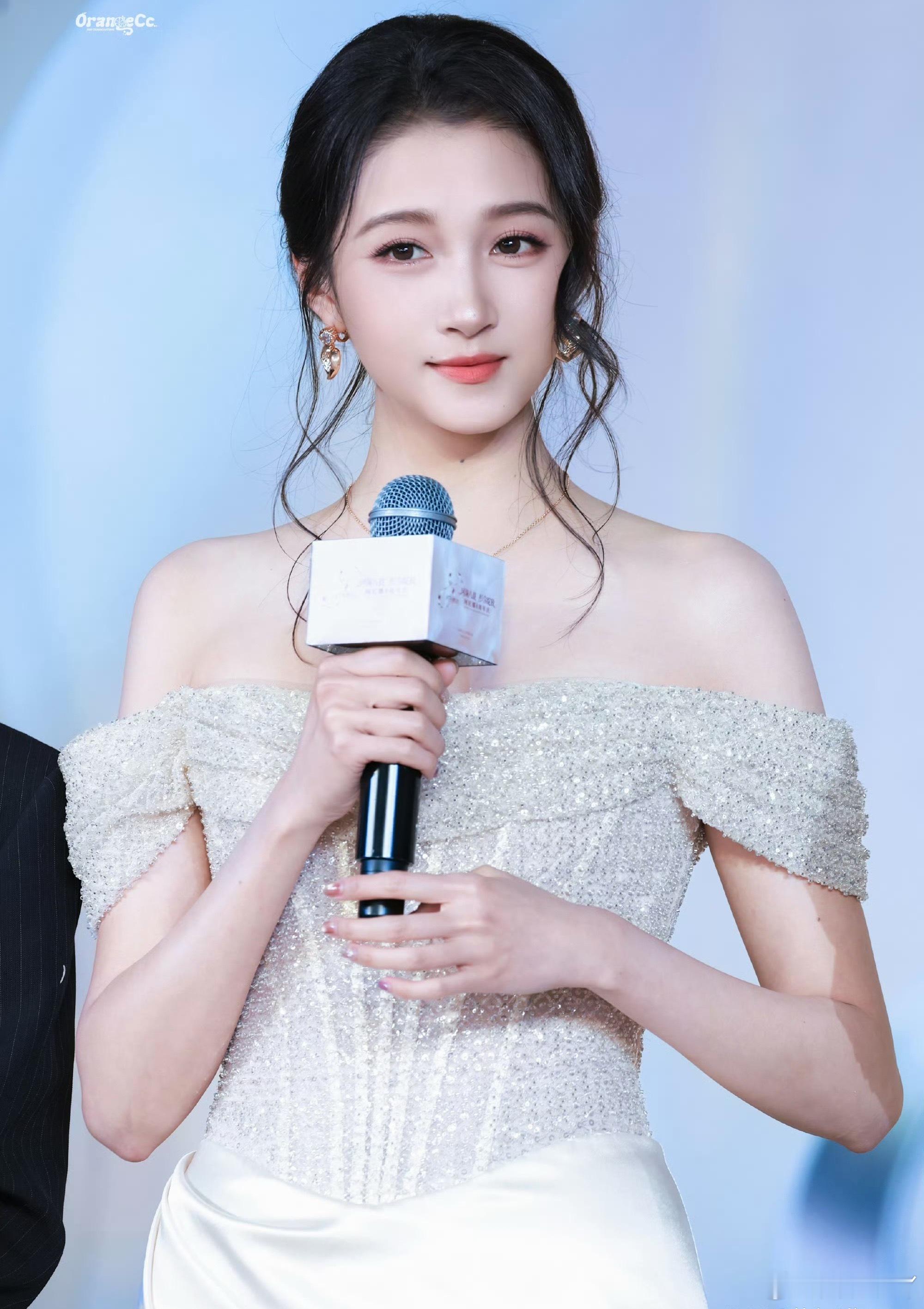关晓彤优雅千金感是女神👸 ​​​