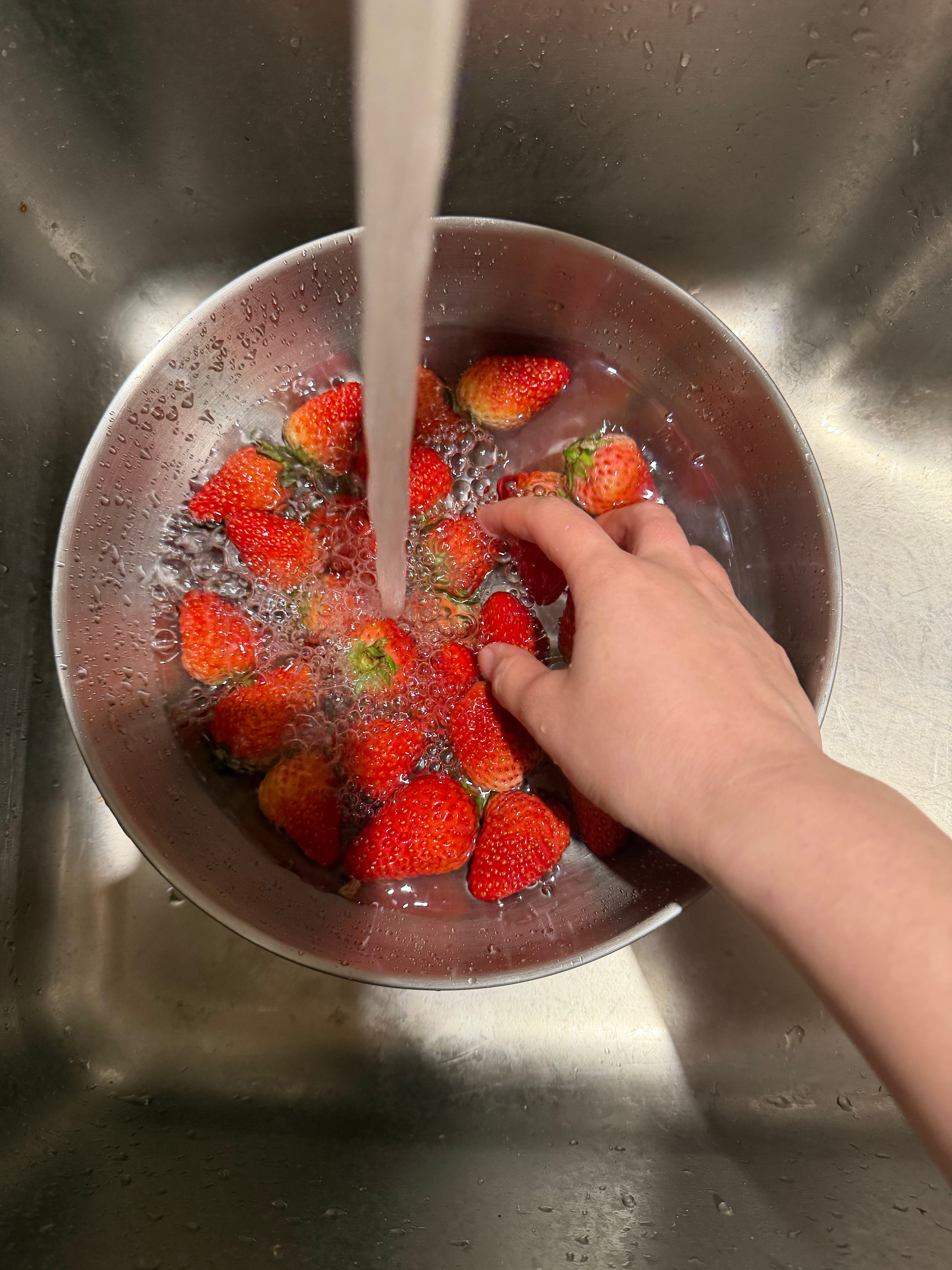 宅女的日常  有没有东北朋友推荐下草莓！ 这把湖了的日常