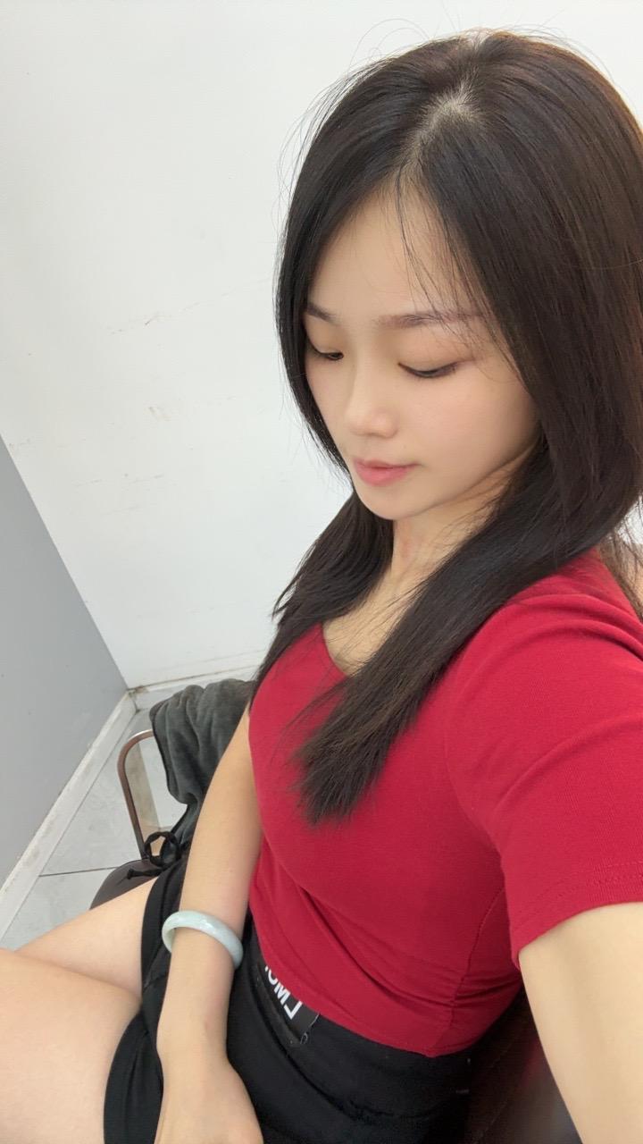 总想做个连发丝都温柔的女人，可改不掉倔强的性格，嘴不甜不够虚伪，不会睁...