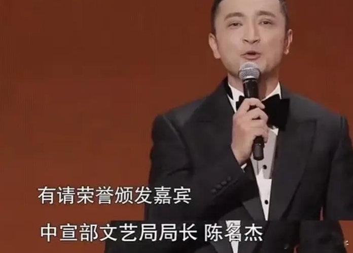 内地市场容得下很多优秀演员和幕后昨晚那个80岁的老太太，作为配角，第一次获得荣誉