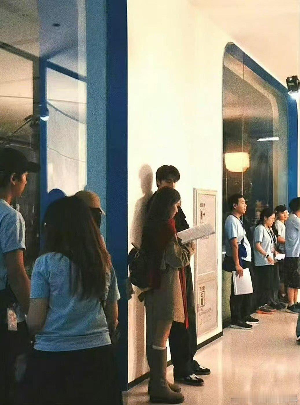 折月亮路透折月亮拍摄路透折月亮拍摄路透，造型挺好，[送花花][送花花][送花花]
