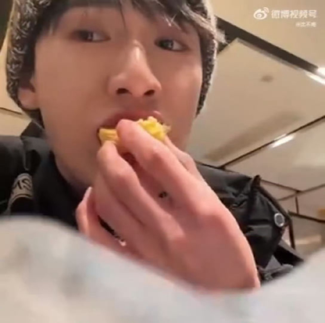 小林你最可口宝宝！[抱一抱][抱一抱] 