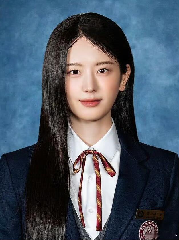 宋江李濬荣 爱情剧《四手联弹》发布全新海报四手联弹是钢琴术语，宋江李濬荣两个人一