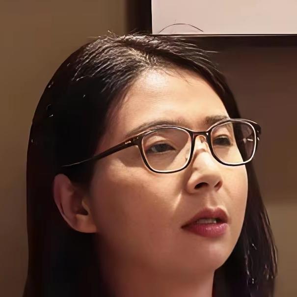 现在这年代不是颜值即正义嘛，崔丽丽算是彻底栽了，完全没算到这一步。她要是长得好看