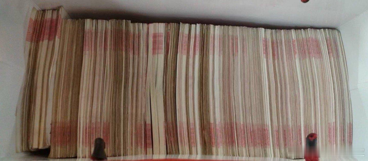 后宫娘娘犯事儿，都是赐三尺白绫自己了断，没有说让大理寺、京都府、监察院进后宫抓人
