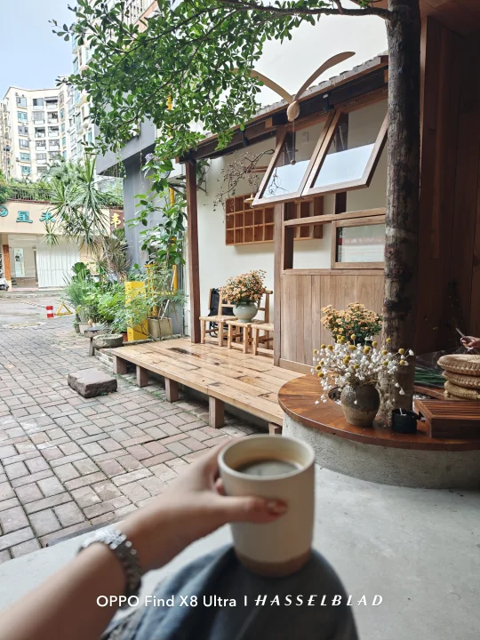 南宁东葛路附近新开的木屋咖啡店☕