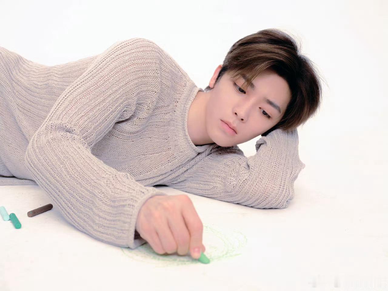 侯明昊歌手实力侯明昊14年男团出道侯明昊唱歌很厉害，从小就热爱音乐！从小学习唱歌