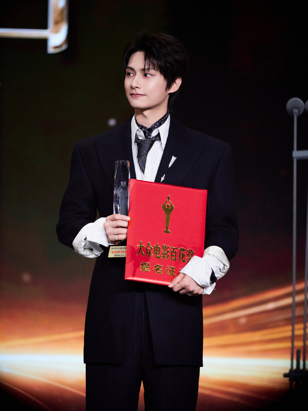 文俊辉内娱最稀缺的长跑型演员自两岁以童星身份踏入演艺圈，一路走来，文俊辉始终扎根