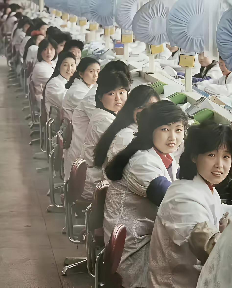 那个年代没有洗发水，发量怎么这么多。 