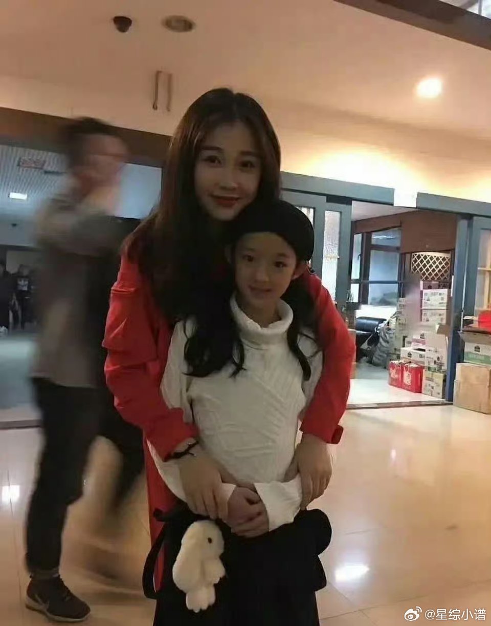 原来虞书欣和黄杨钿甜好多年前就认识了呀，果然是一路人呀 ​​​