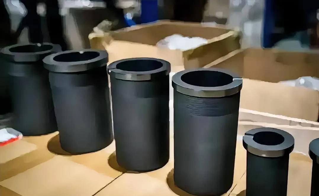 在任何时刻，我们都应高度警惕内部的背叛者，其潜在威胁往往远超外部的真刀真枪之敌。
