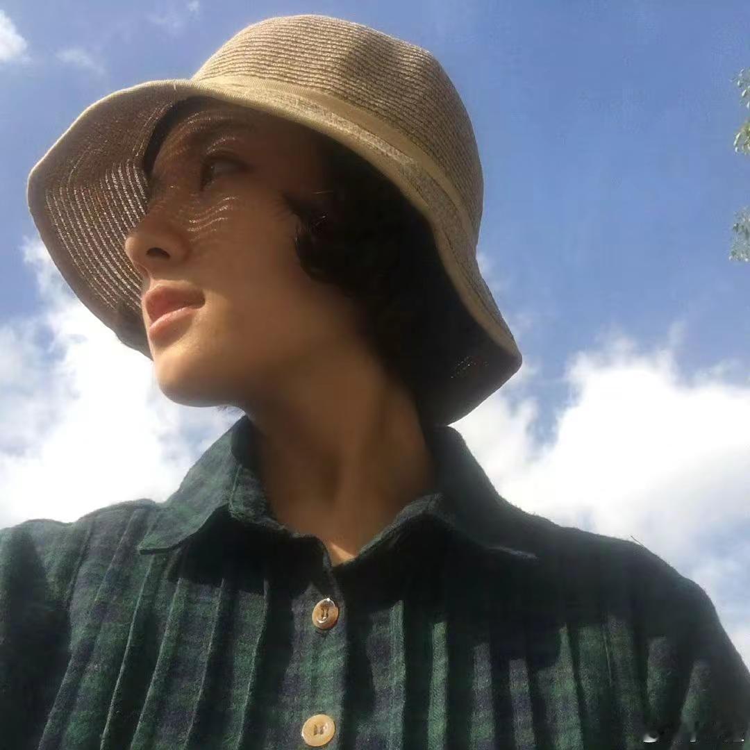 上天入地，再也找不到比你更好的女孩了。 李兰迪 @李兰迪