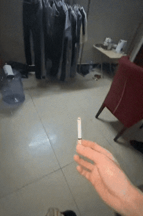 这一耍，手上又多了个泡吧。