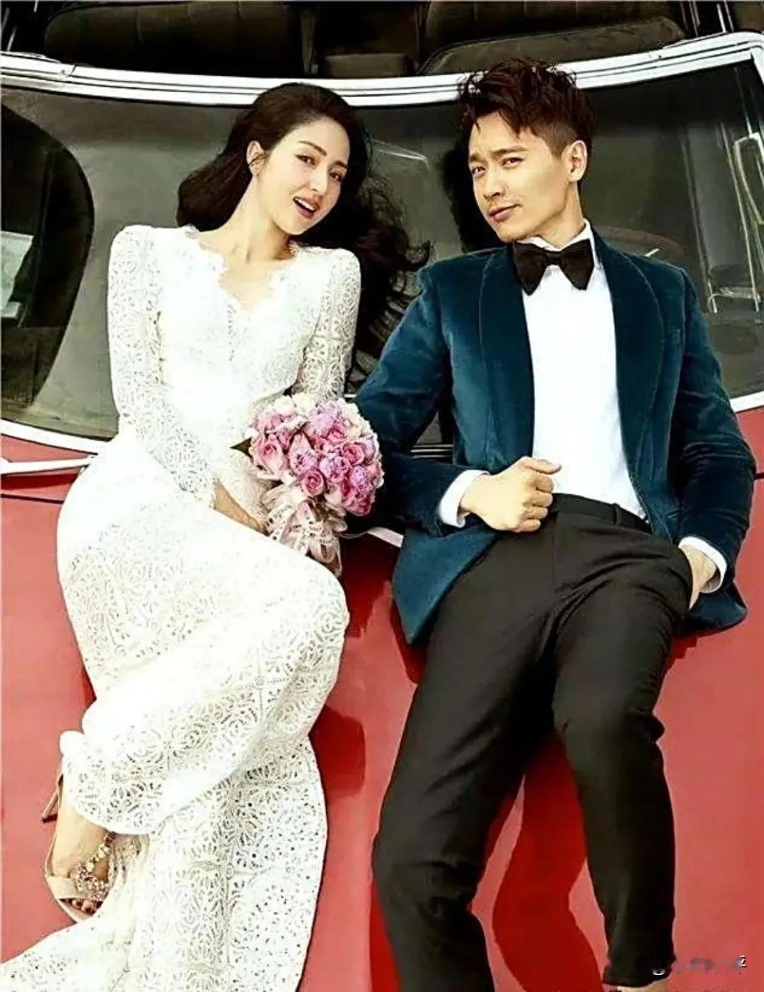 一些过期糖，董璇和前夫高云翔的婚纱照，郎才女貌，看着好养眼。2011年4月，网上