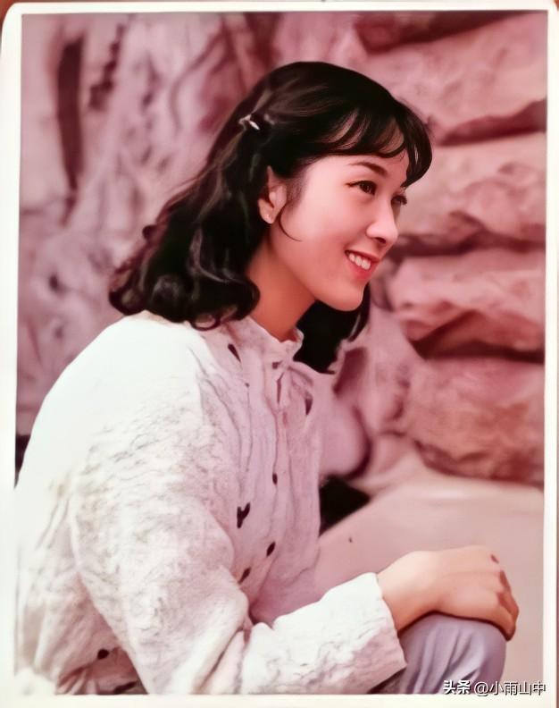 1986年月历
龚雪、殷亭如、周洁、任冶湘、乐韵、董智芝、相虹、夏菁、梁彦、程琳