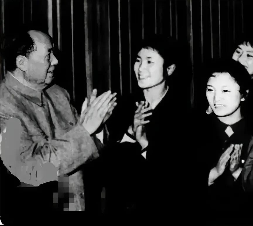 毛主席：“人类要控制自己，做到有计划地增长。”