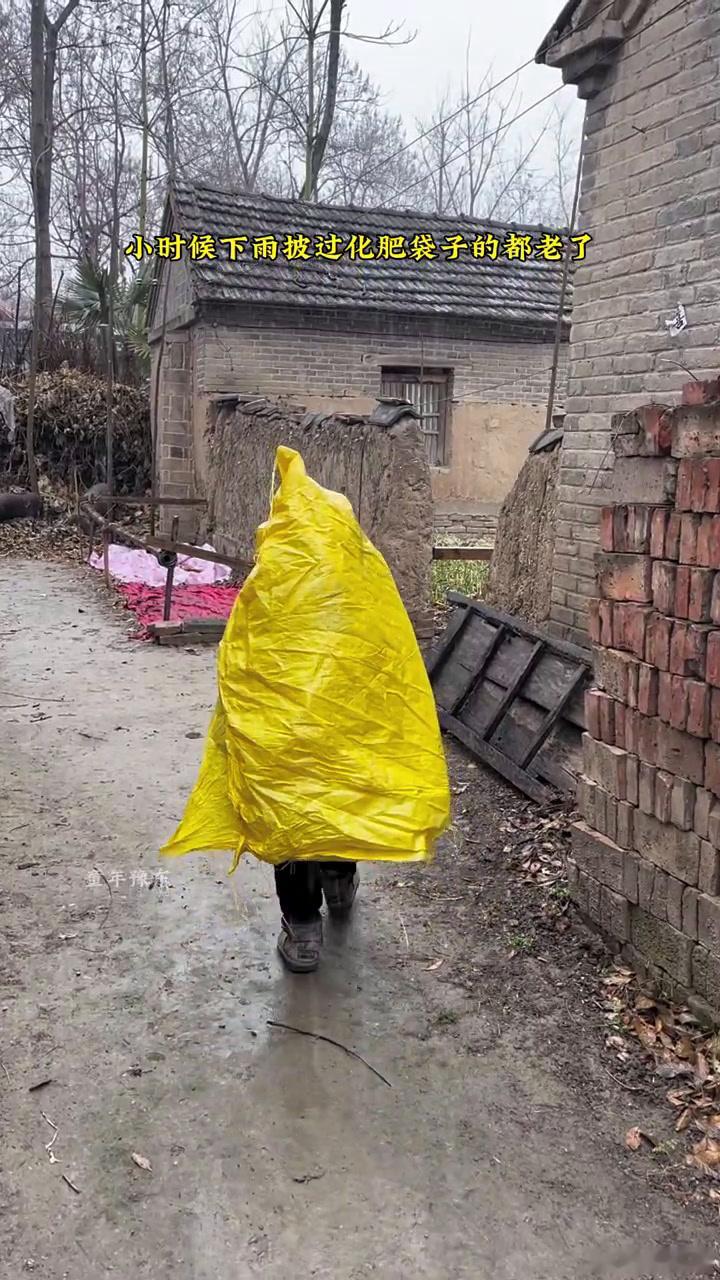 这场雨要下多久犹记儿时老家的雨，淅淅沥沥一连落上好几天，雨量不大，却从不见停歇。
