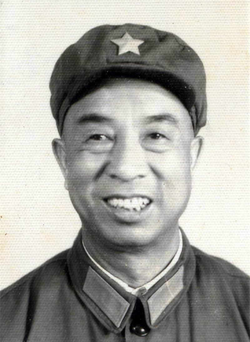开国大校赖荣光，一位从福建长汀走出的老革命，1955年被授予大校军衔，在1961