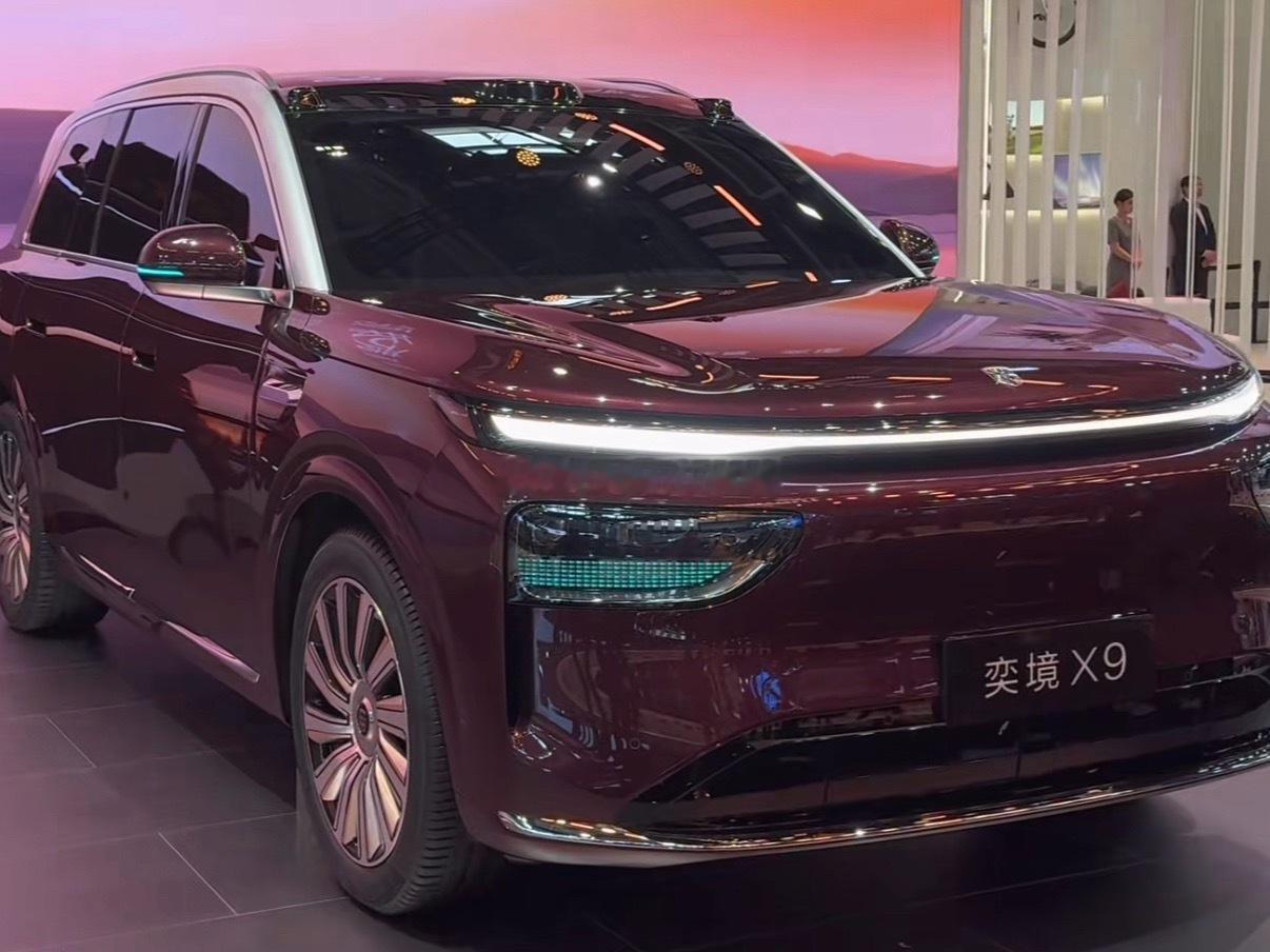 华为乾崑奕境首车命名X9 作为东风汽车与华为乾崑深度共创的首款旗舰SUV，奕境X