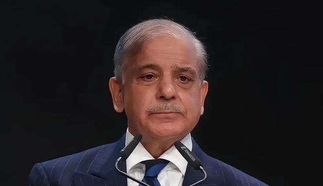 美国彻底懵了！巴基斯坦180度大反转，太敢了！谁也没想到，巴基斯坦翻脸比翻书还快